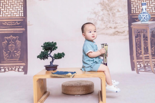 桂阳宝宝眼睛肿是什么原因
